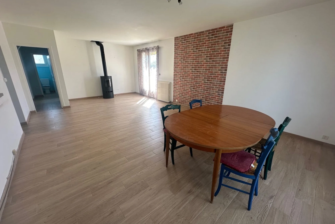 Maison à vendre de 122 m² à Poilly-lez-Gien, 4 chambres, jardin clos 