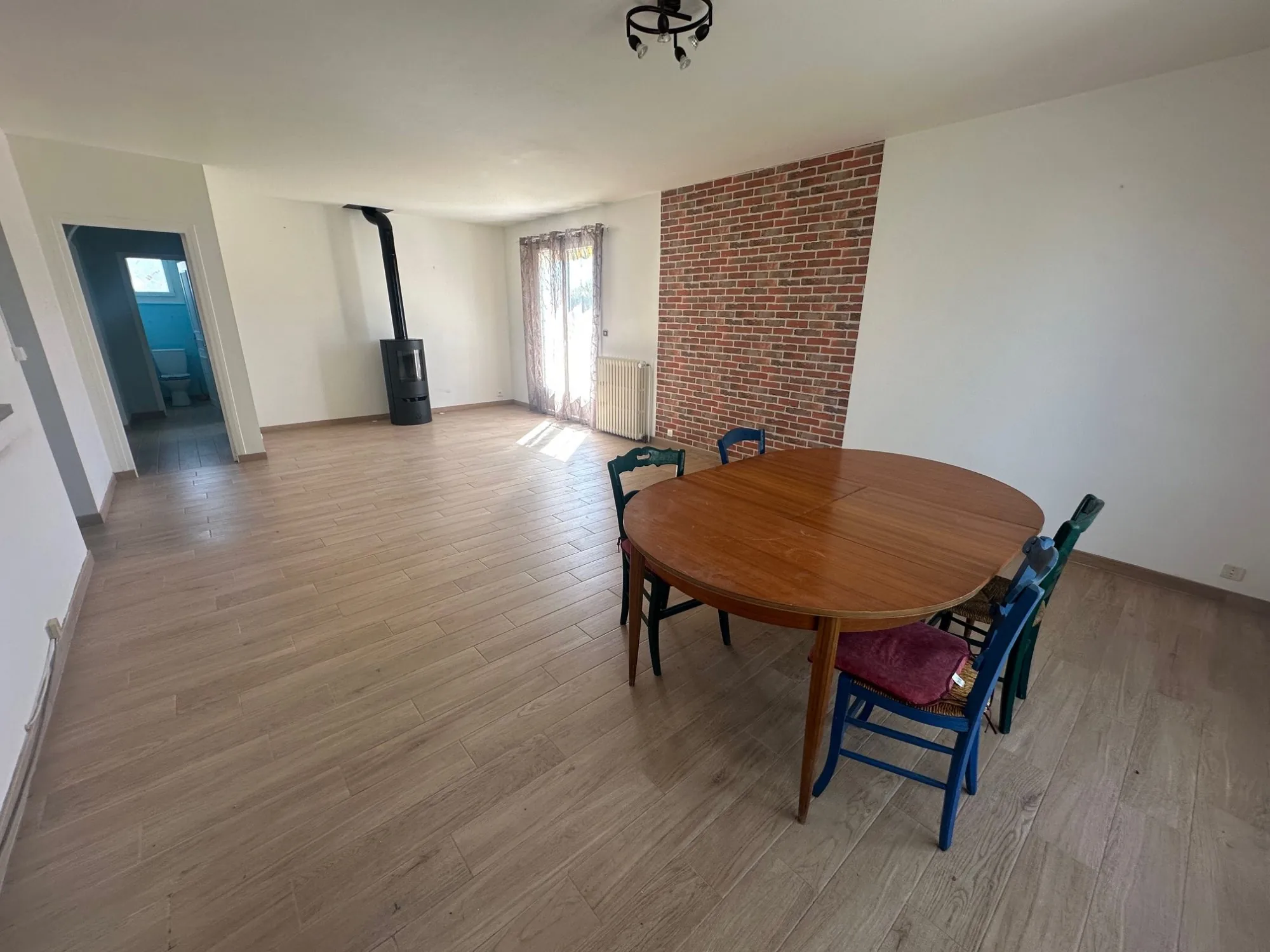 Maison à vendre de 122 m² à Poilly-lez-Gien, 4 chambres, jardin clos 