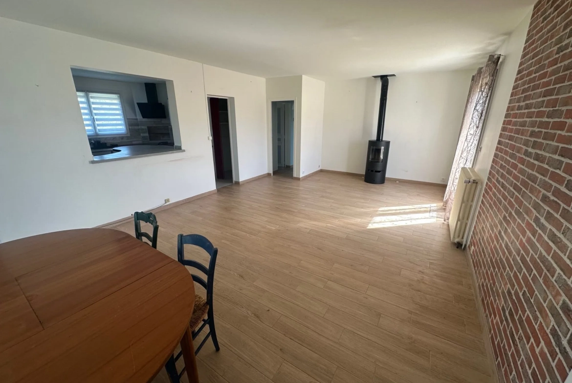 Maison à vendre de 122 m² à Poilly-lez-Gien, 4 chambres, jardin clos 