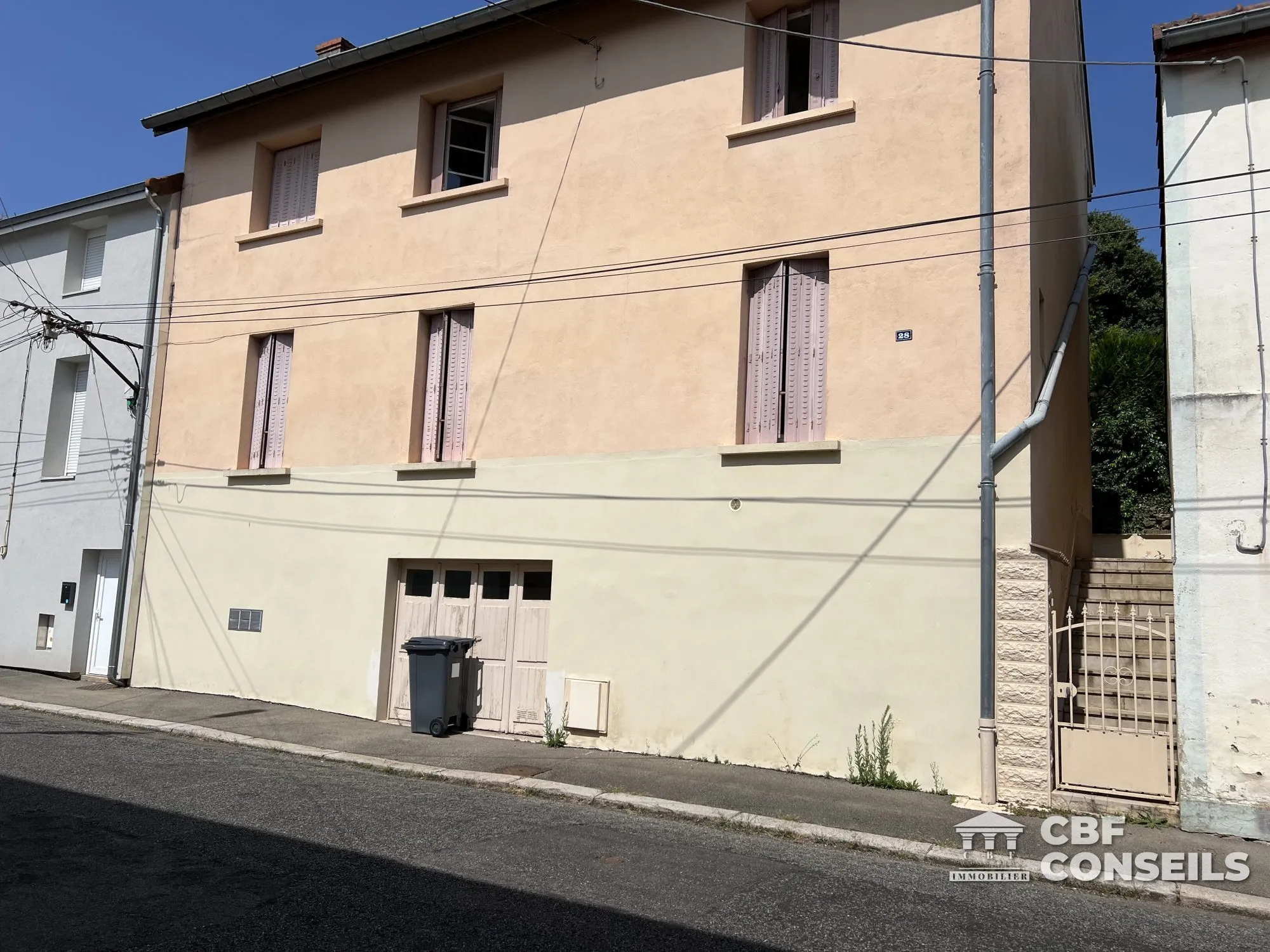 Maison ancienne de 110 m² avec terrasse et jardin au Creusot – Idéal famille 