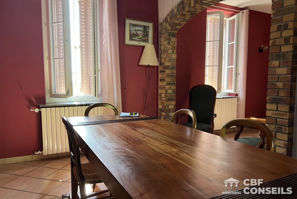 Maison ancienne de 110 m² avec terrasse et jardin au Creusot – Idéal famille 
