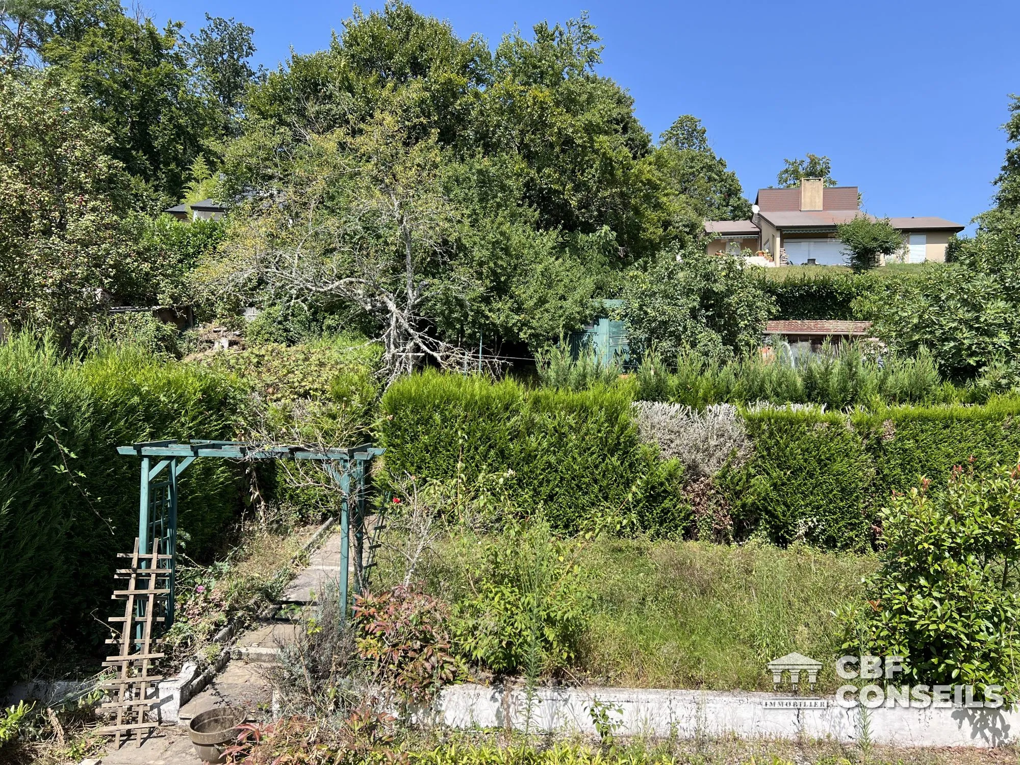 Maison ancienne de 110 m² avec terrasse et jardin au Creusot – Idéal famille 