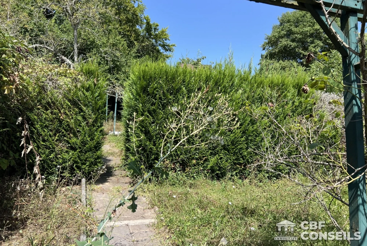 Maison ancienne de 110 m² avec terrasse et jardin au Creusot – Idéal famille 