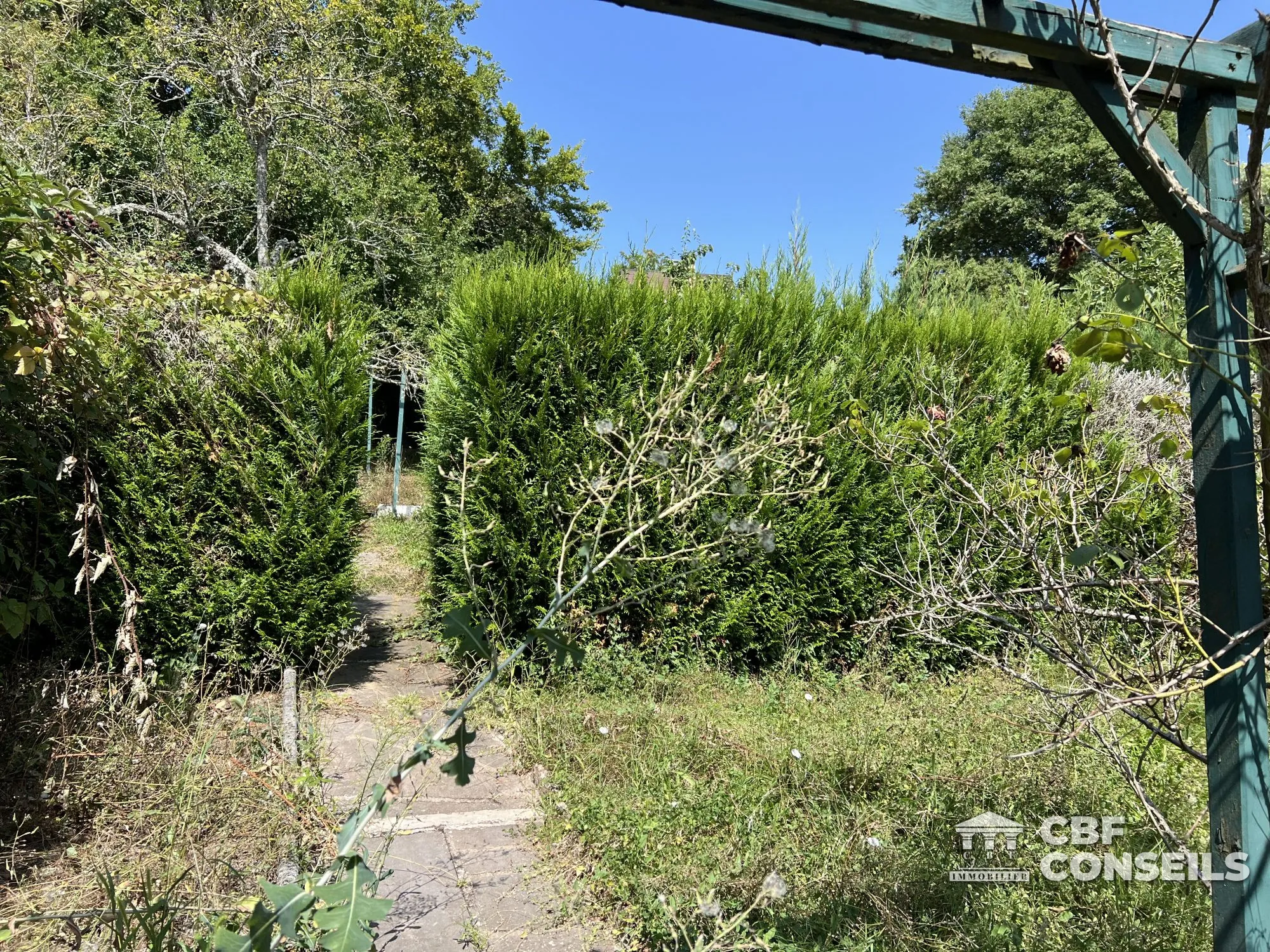 Maison ancienne de 110 m² avec terrasse et jardin au Creusot – Idéal famille 