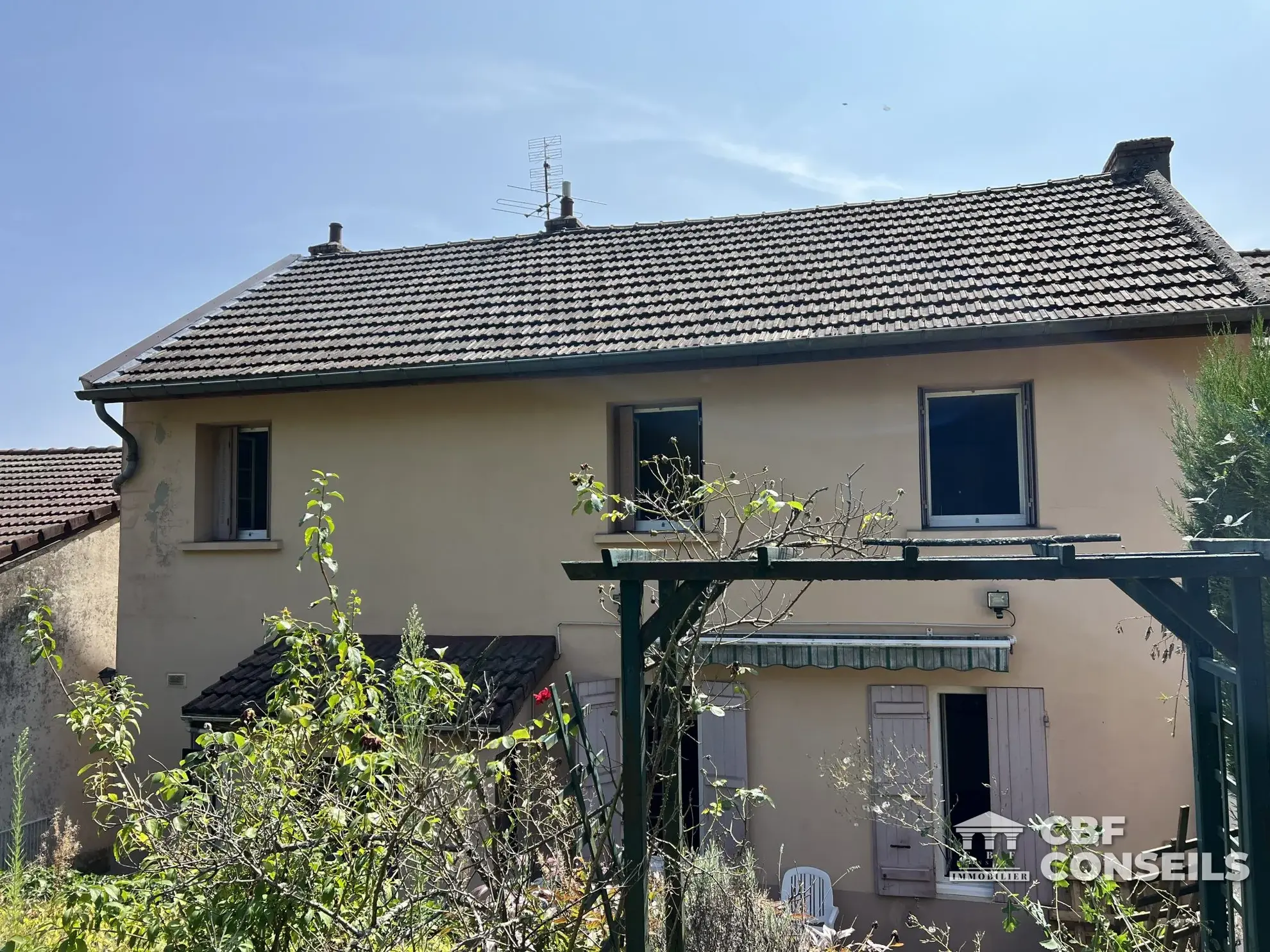 Maison ancienne de 110 m² avec terrasse et jardin au Creusot – Idéal famille 