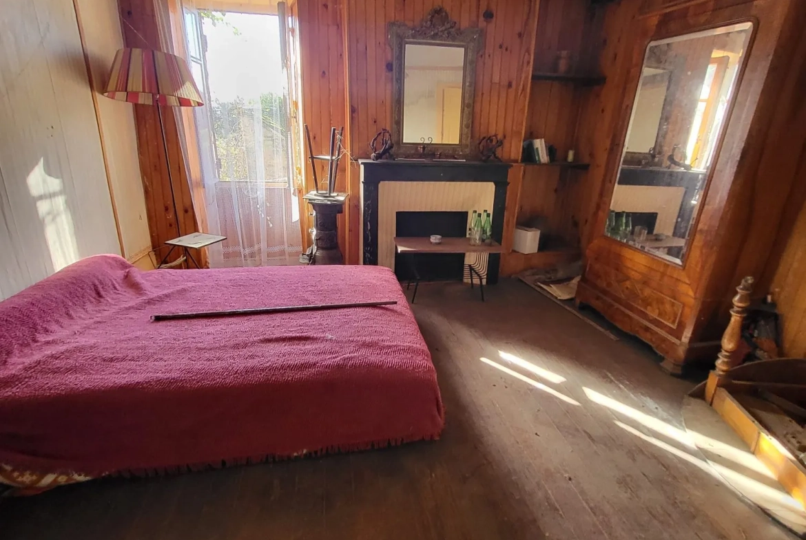 Bâtisse à rénover en Morvan avec potentiel de transformation et jardin clos 