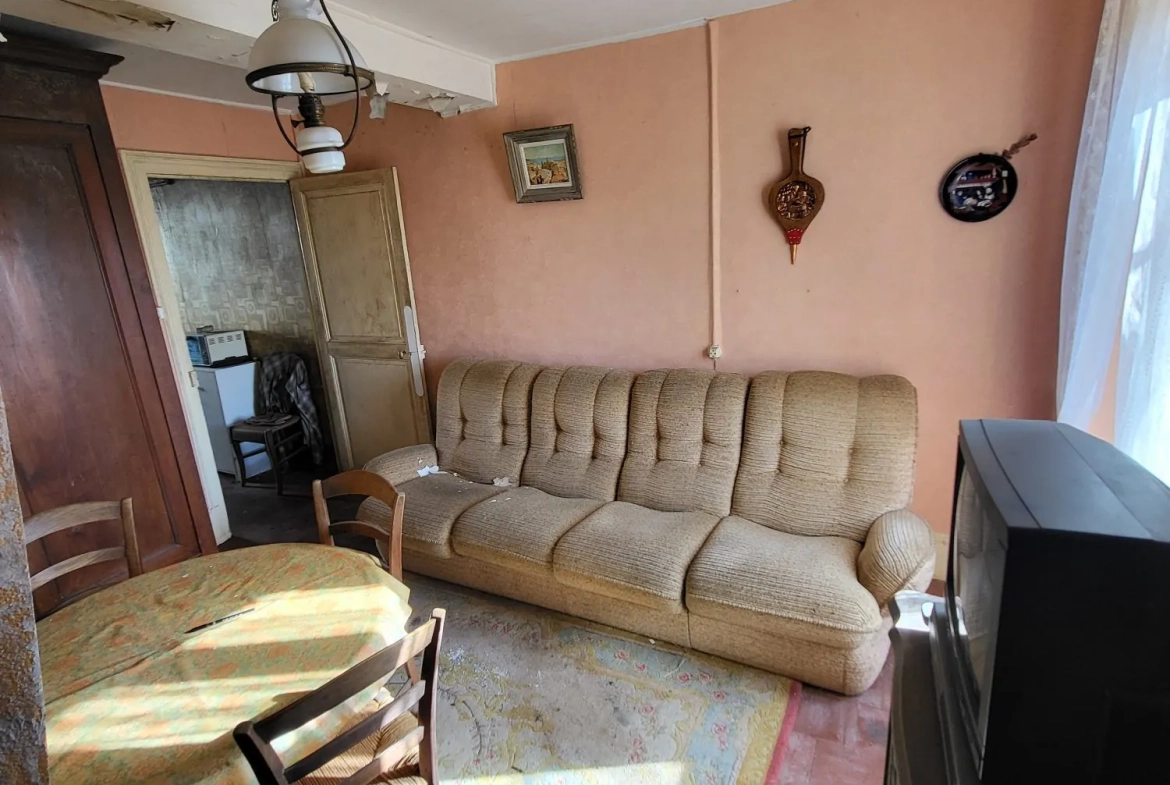 Bâtisse à rénover en Morvan avec potentiel de transformation et jardin clos 