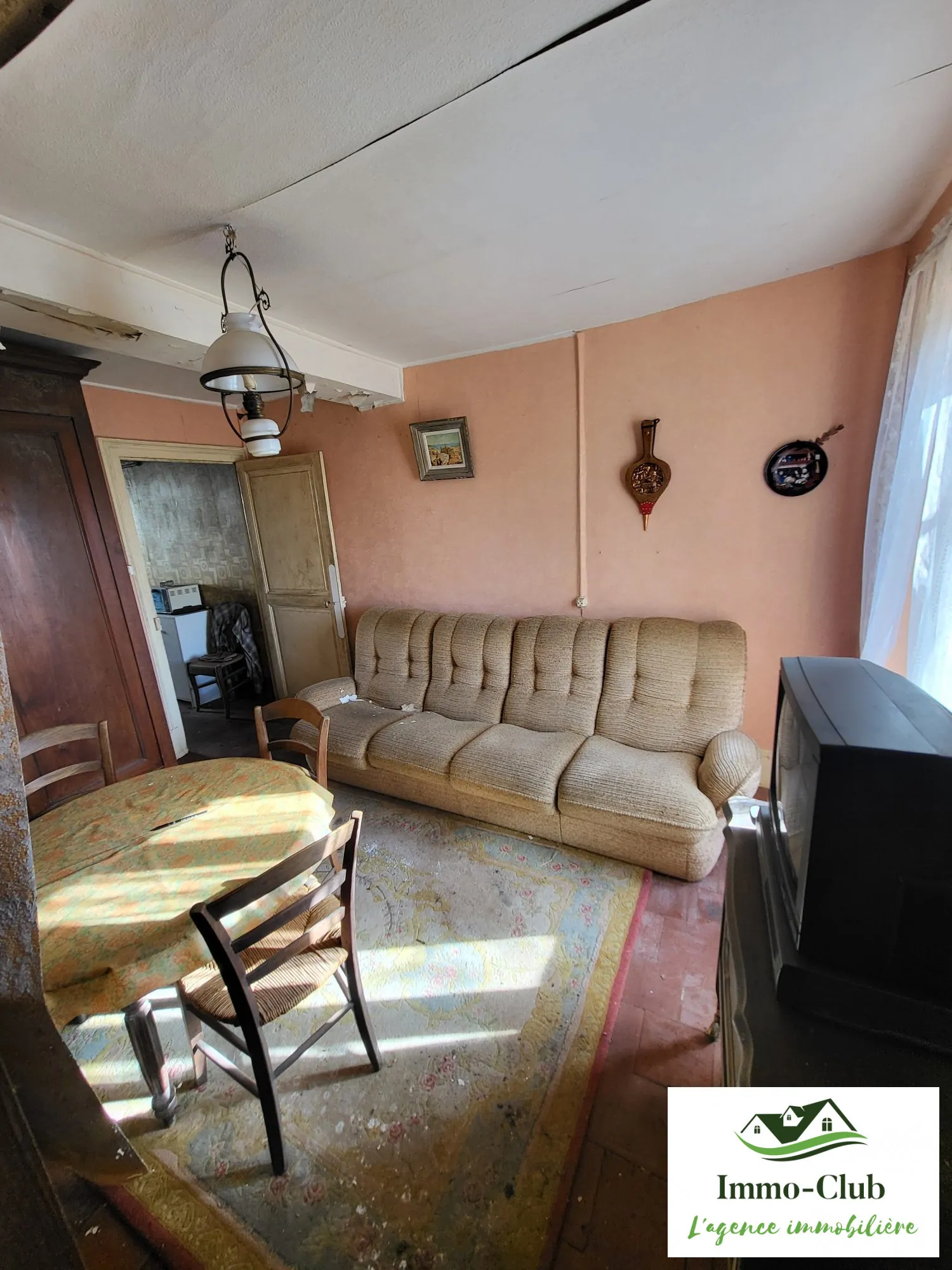Bâtisse à rénover en Morvan avec potentiel de transformation et jardin clos 