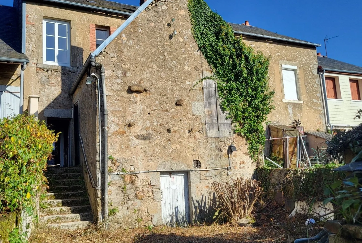 Bâtisse à rénover en Morvan avec potentiel de transformation et jardin clos 