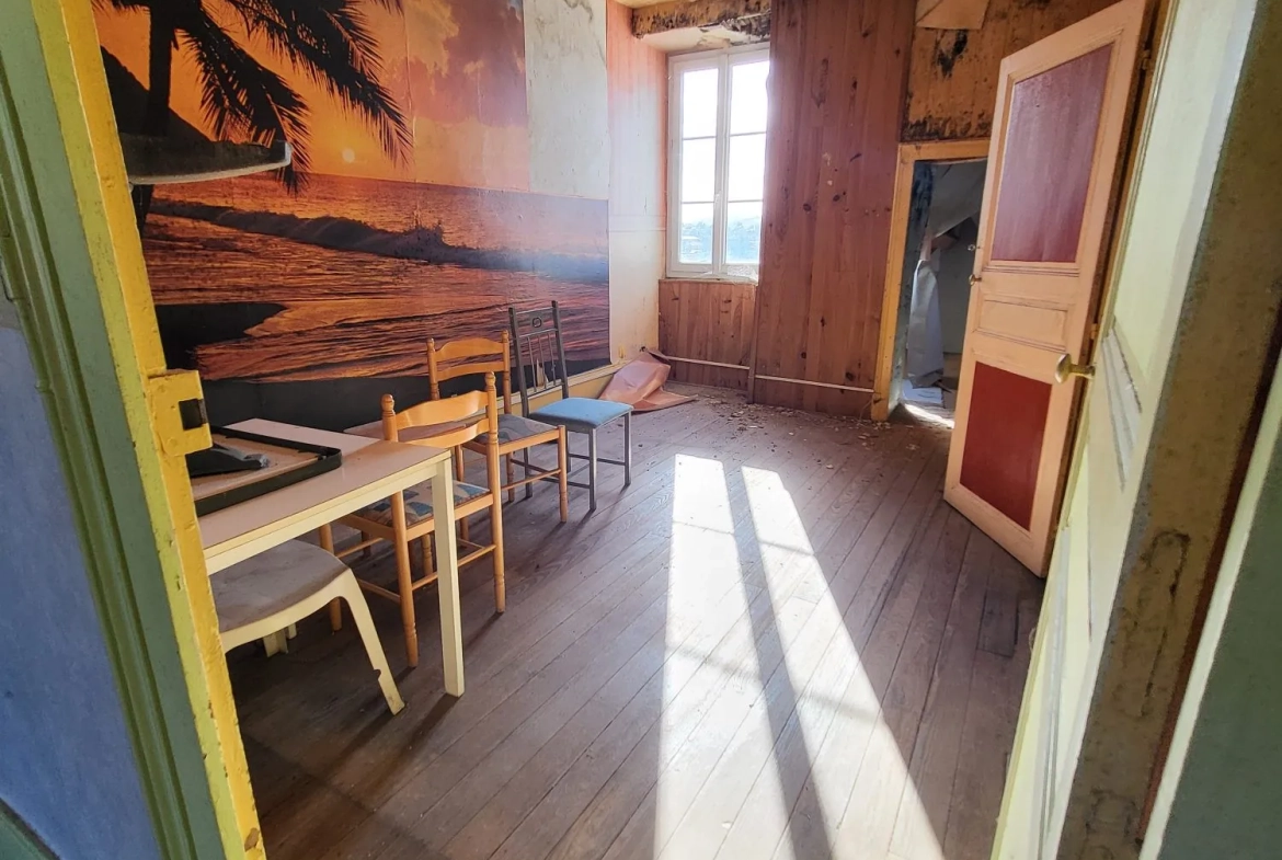 Bâtisse à rénover en Morvan avec potentiel de transformation et jardin clos 
