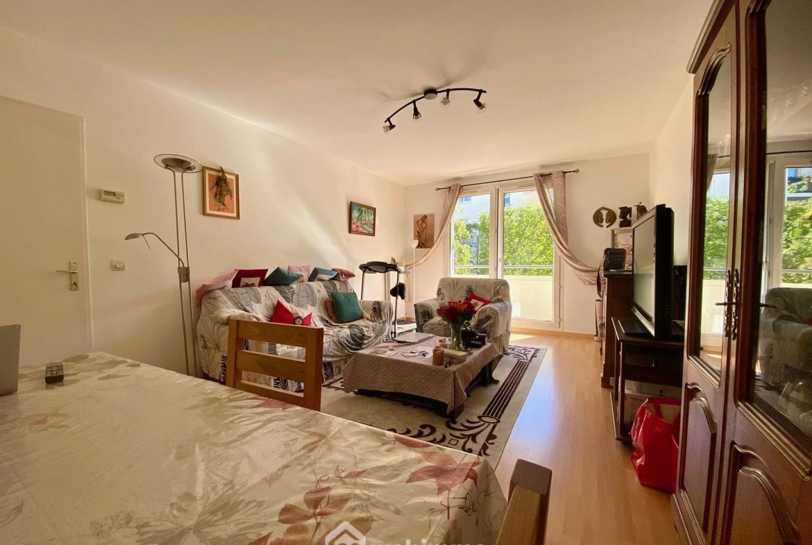 À vendre Appartement T3 de 61 m² à Évry-Courcouronnes avec balcon 