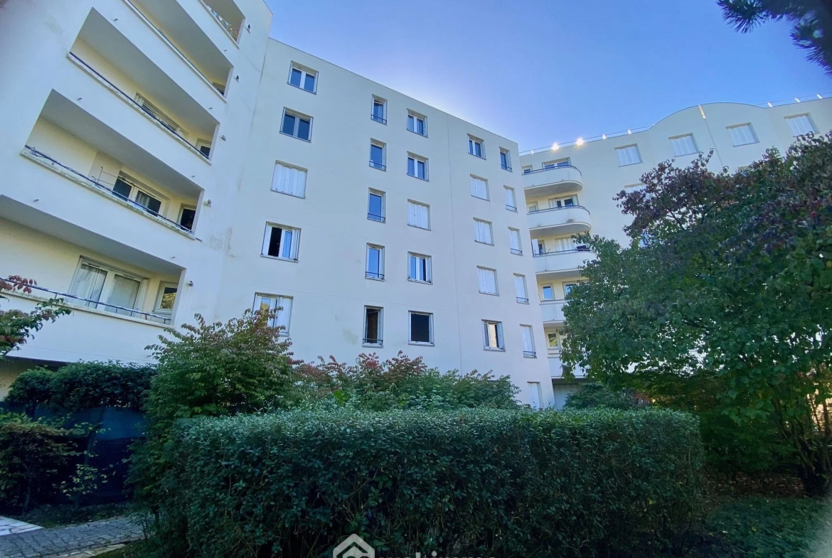 À vendre Appartement T3 de 61 m² à Évry-Courcouronnes avec balcon 