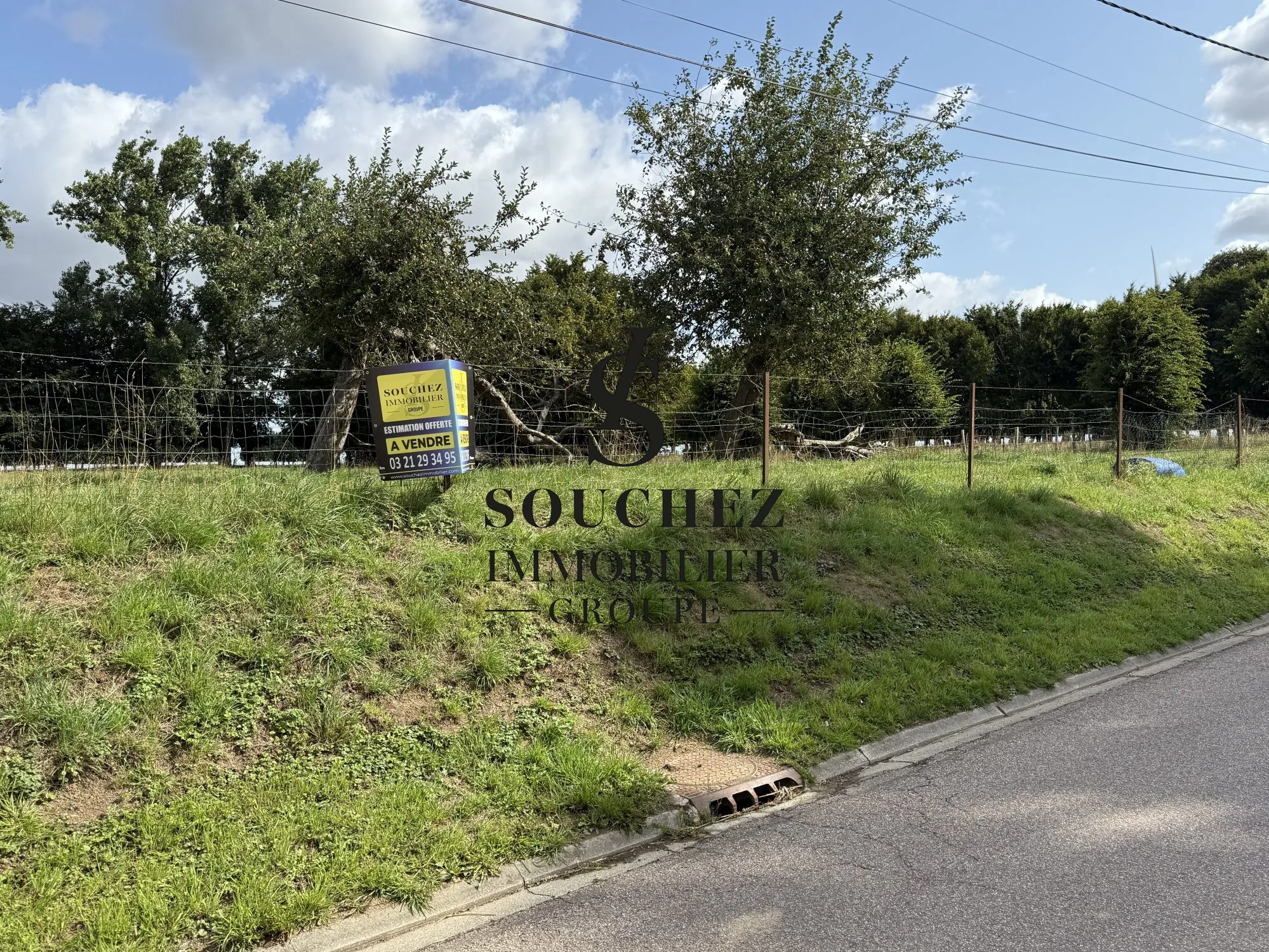 Terrain constructible à Sus-Saint-Léger – Projet immobilier idéal 