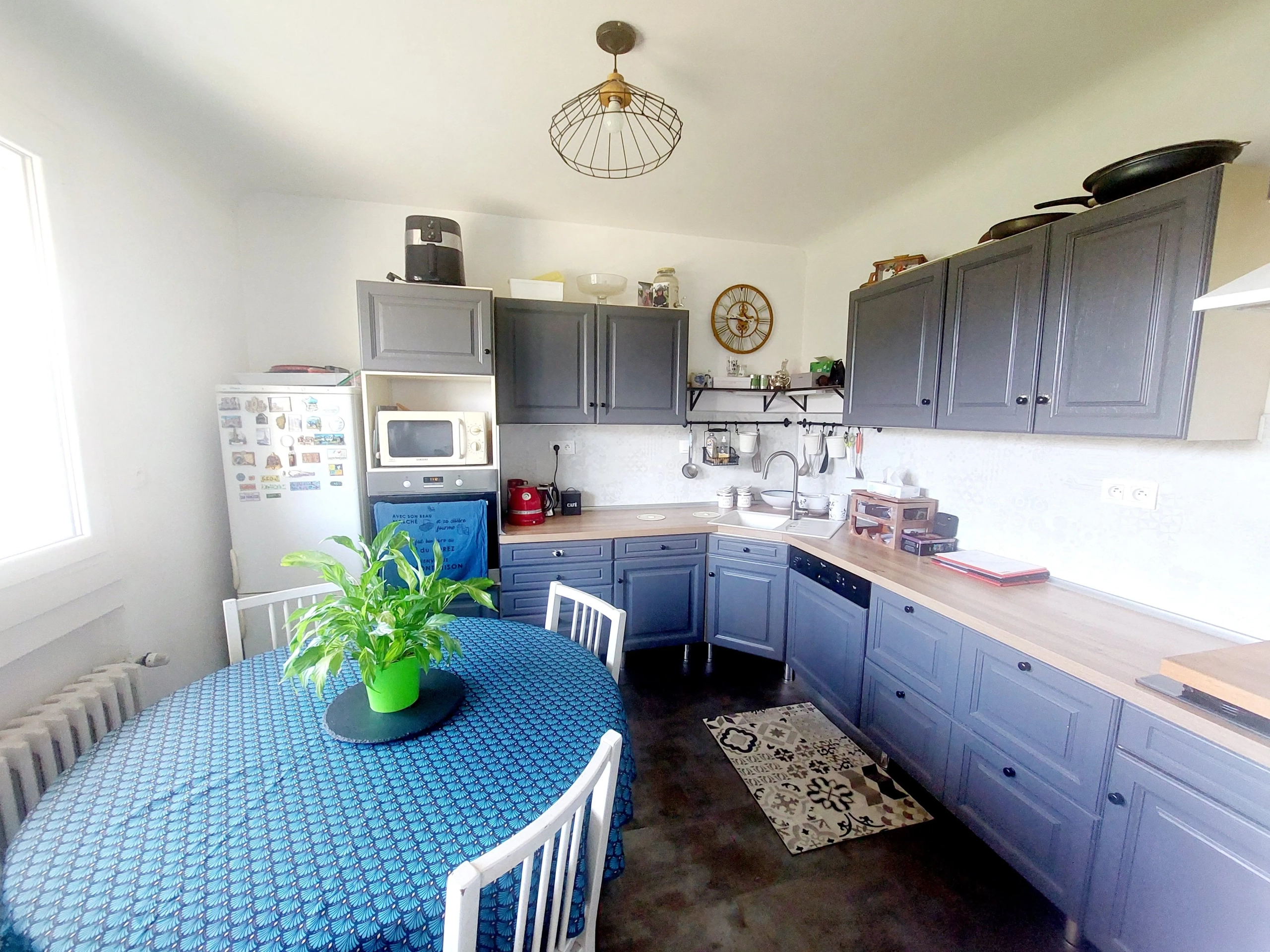 Maison à Montbrison de 121 m² avec terrain, 5 chambres, rénovation récente à vendre 