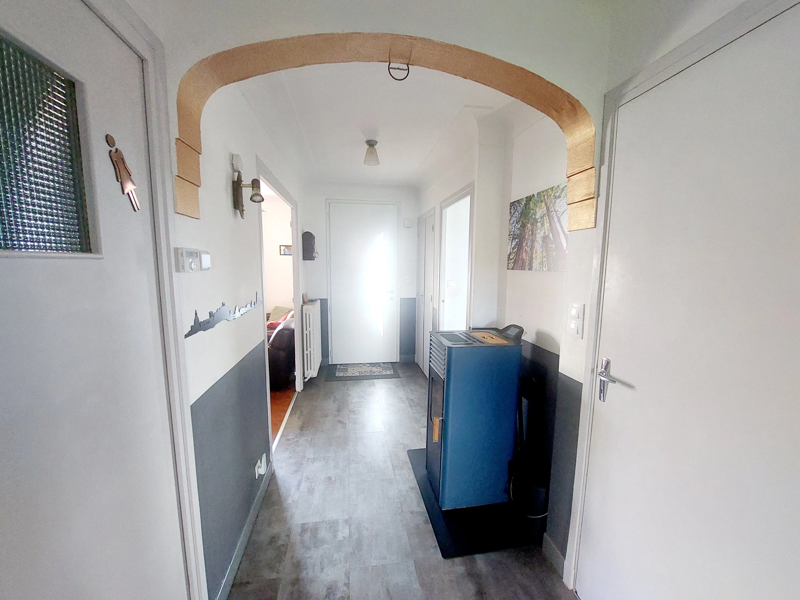 Maison à Montbrison de 121 m² avec terrain, 5 chambres, rénovation récente à vendre 