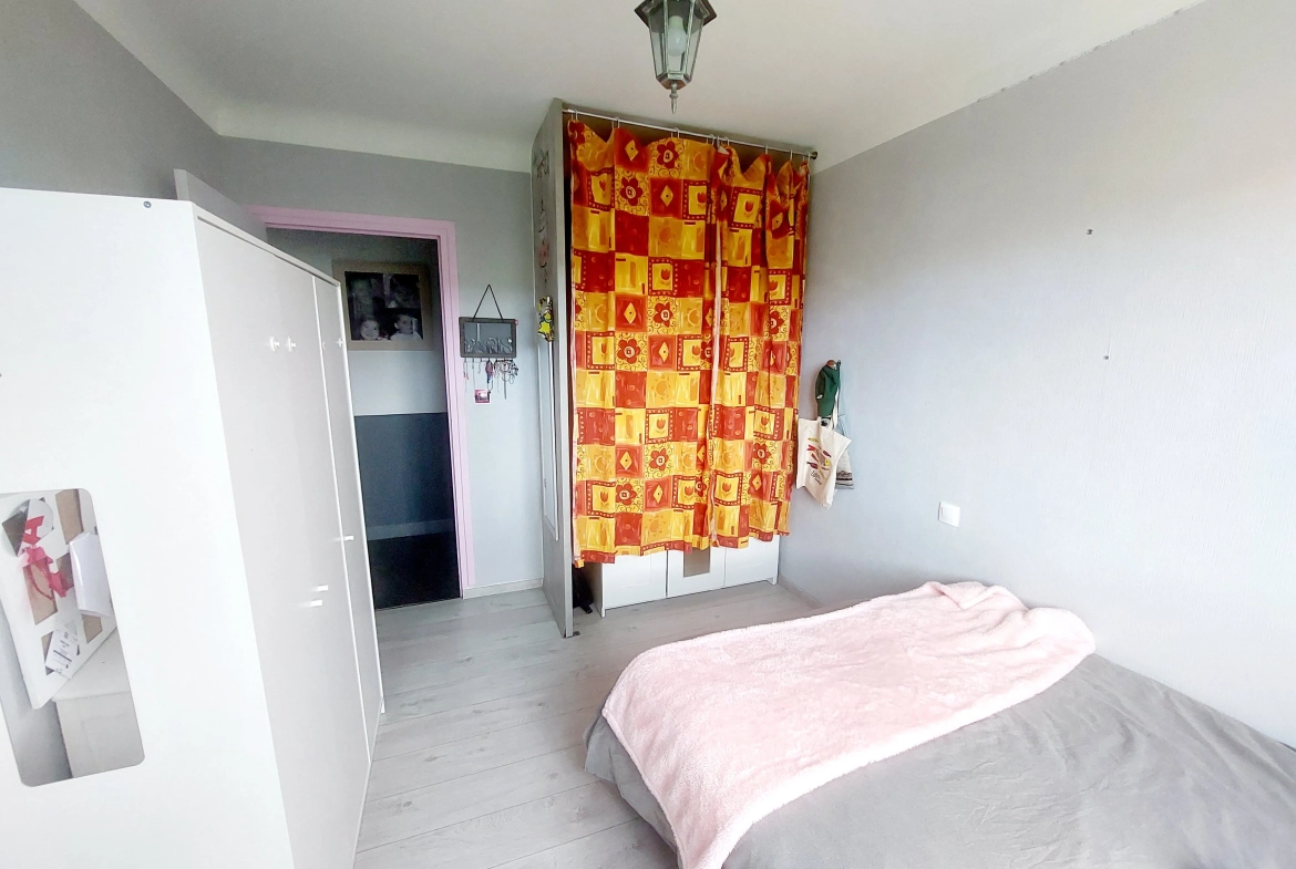 Maison à Montbrison de 121 m² avec terrain, 5 chambres, rénovation récente à vendre 