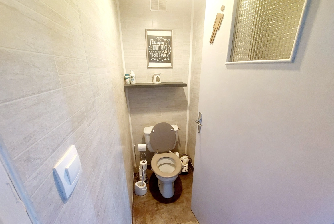 Maison à Montbrison de 121 m² avec terrain, 5 chambres, rénovation récente à vendre 