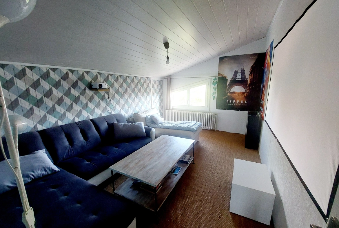 Maison à Montbrison de 121 m² avec terrain, 5 chambres, rénovation récente à vendre 