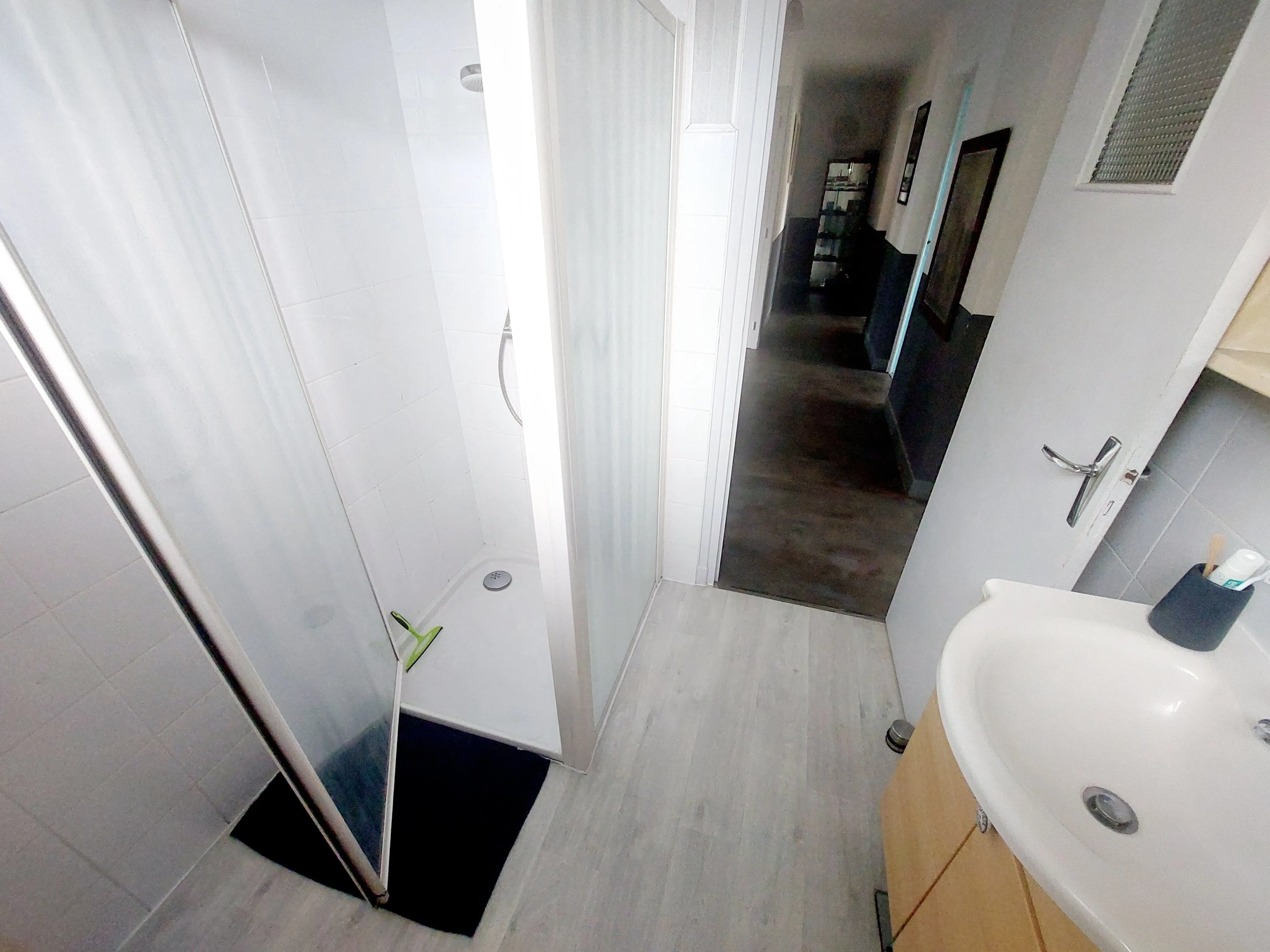 Maison à Montbrison de 121 m² avec terrain, 5 chambres, rénovation récente à vendre 