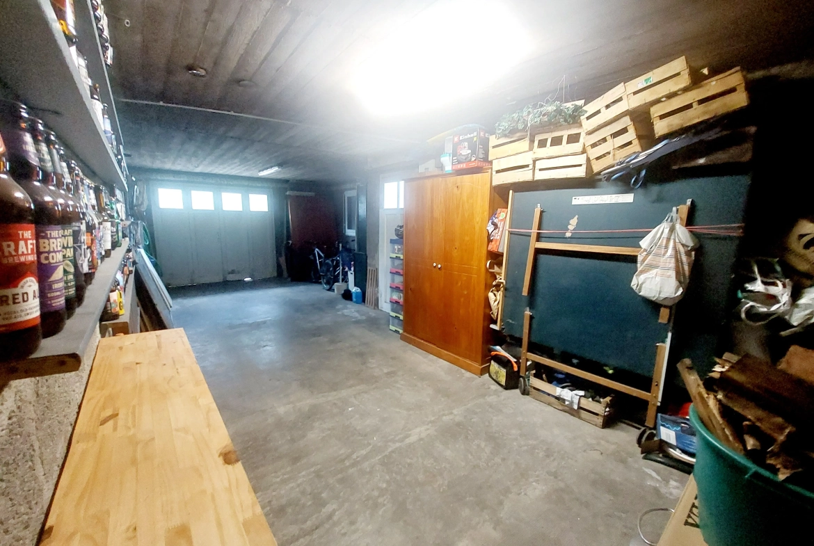 Maison à Montbrison de 121 m² avec terrain, 5 chambres, rénovation récente à vendre 