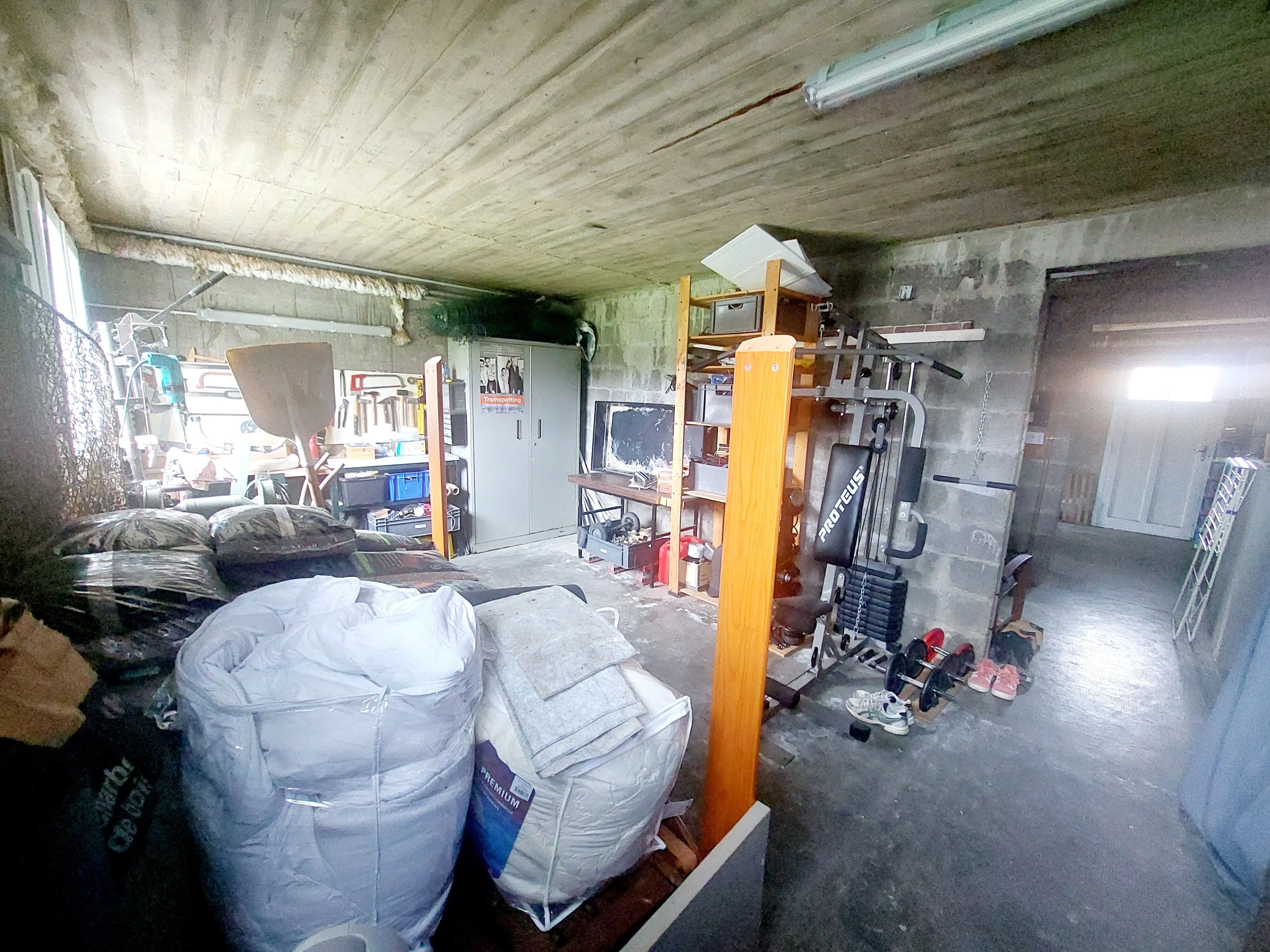 Maison à Montbrison de 121 m² avec terrain, 5 chambres, rénovation récente à vendre 