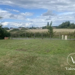 Terrain constructible de 3700 m² à Aubagnan, environnement calme et proche de la nature