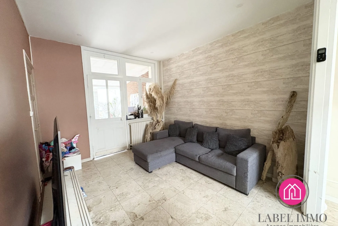 Maison semi-individuelle à Somain avec jardin, 3 chambres, proche commodités 