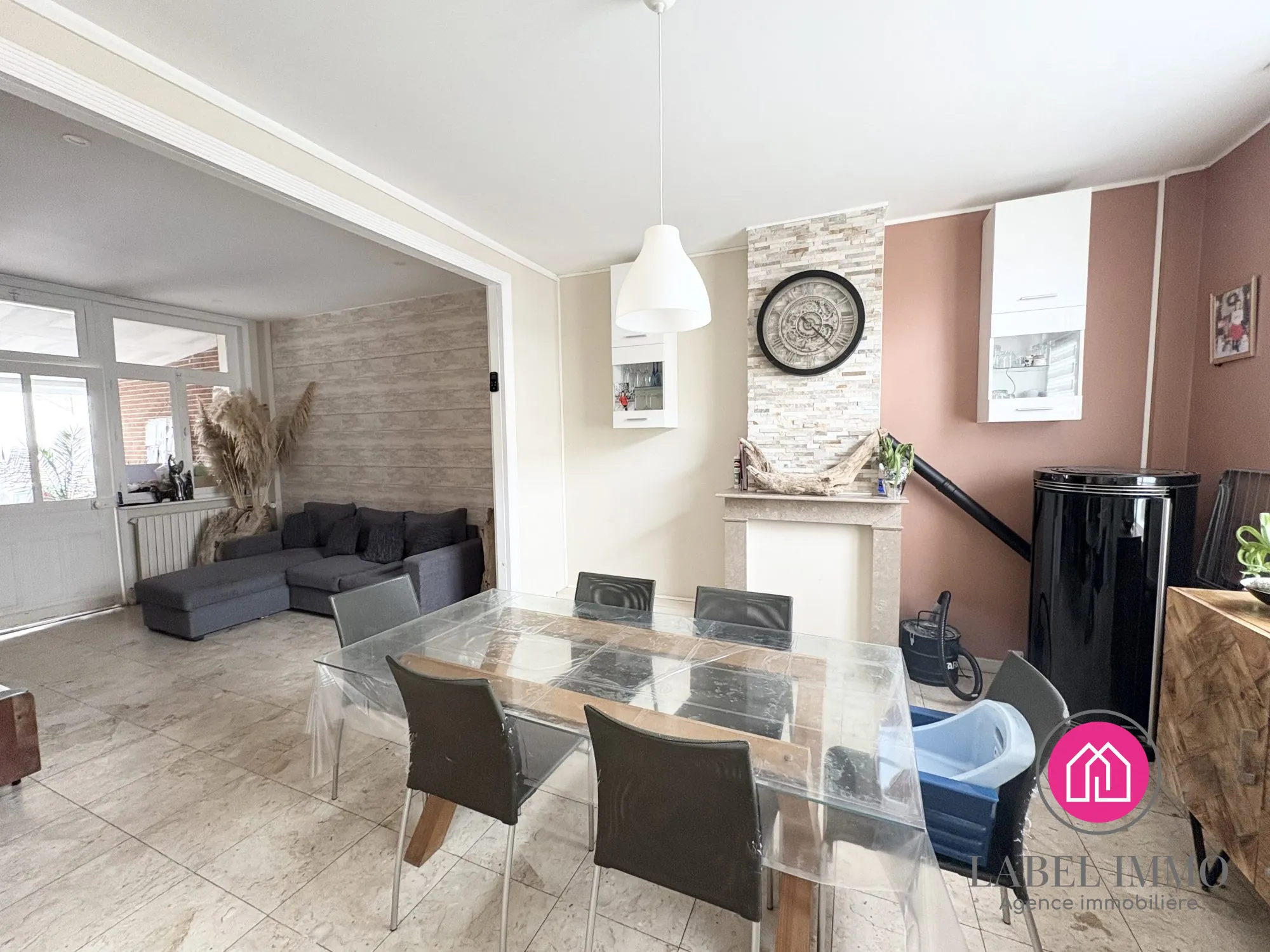 Maison semi-individuelle à Somain avec jardin, 3 chambres, proche commodités 