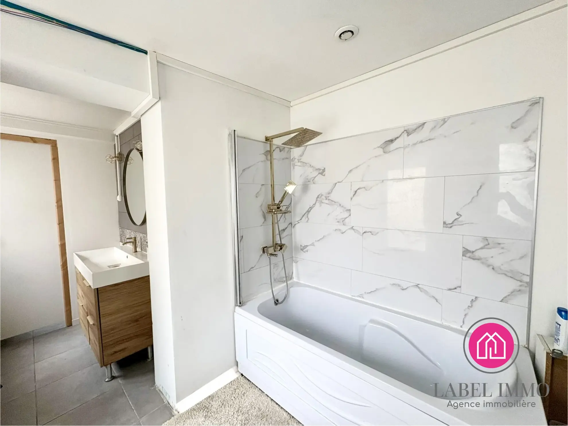 Maison semi-individuelle à Somain avec jardin, 3 chambres, proche commodités 