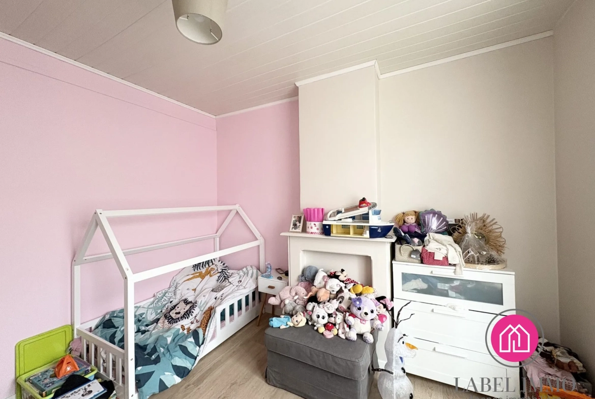 Maison semi-individuelle à Somain avec jardin, 3 chambres, proche commodités 
