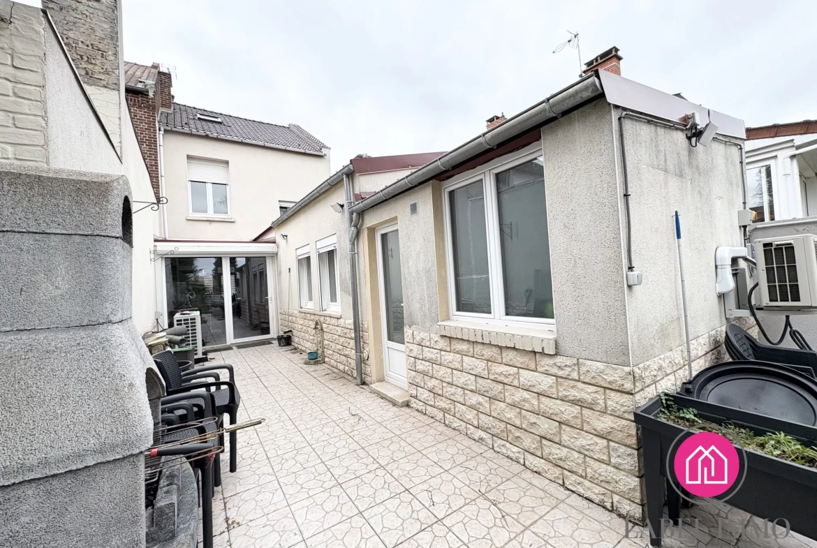 Maison semi-individuelle à Somain avec jardin, 3 chambres, proche commodités 