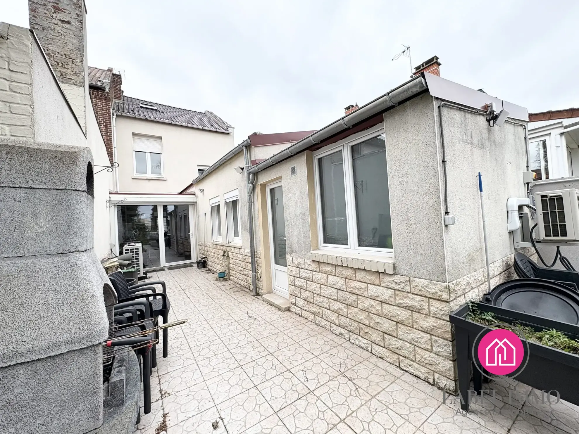 Maison semi-individuelle à Somain avec jardin, 3 chambres, proche commodités 