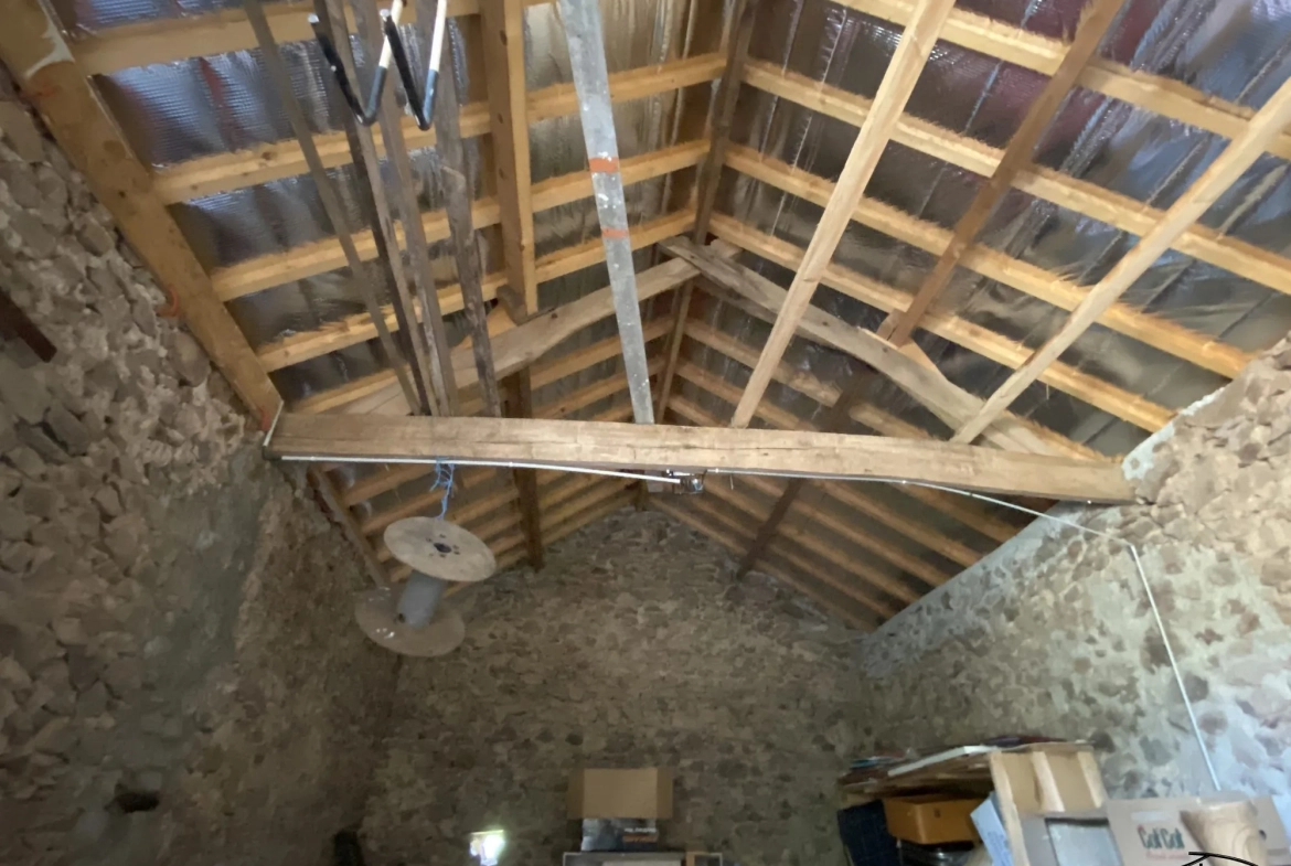 Maison individuelle avec grange attenante proche de Montbazens 