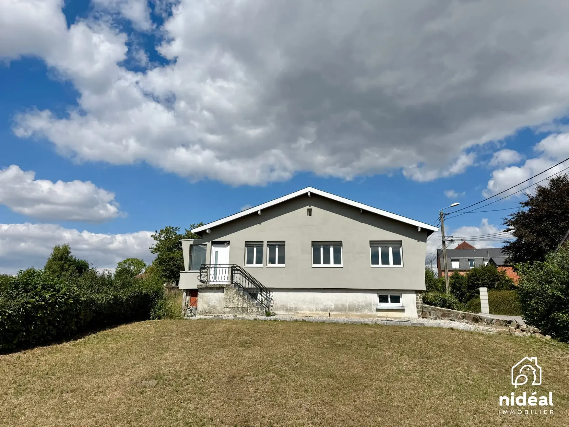 Maison rénovée de 75 m² avec jardin à Ferrière-la-Petite en campagne 