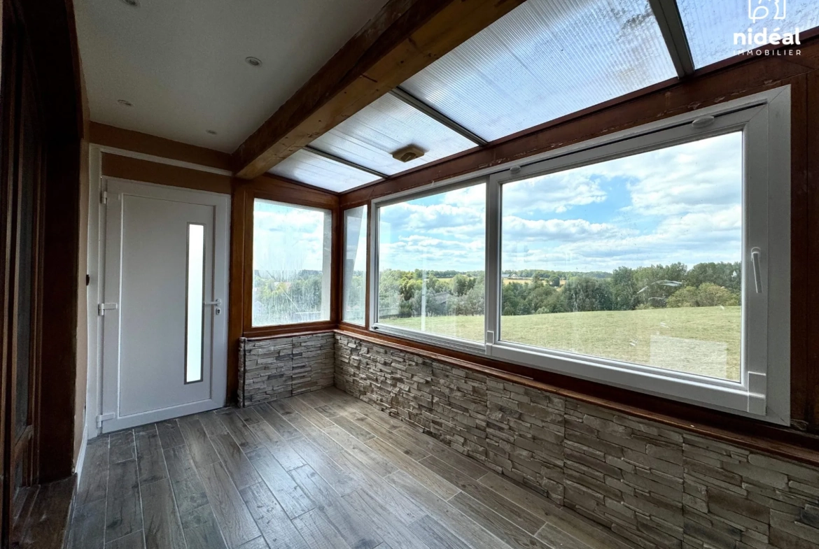 Maison rénovée de 75 m² avec jardin à Ferrière-la-Petite en campagne 