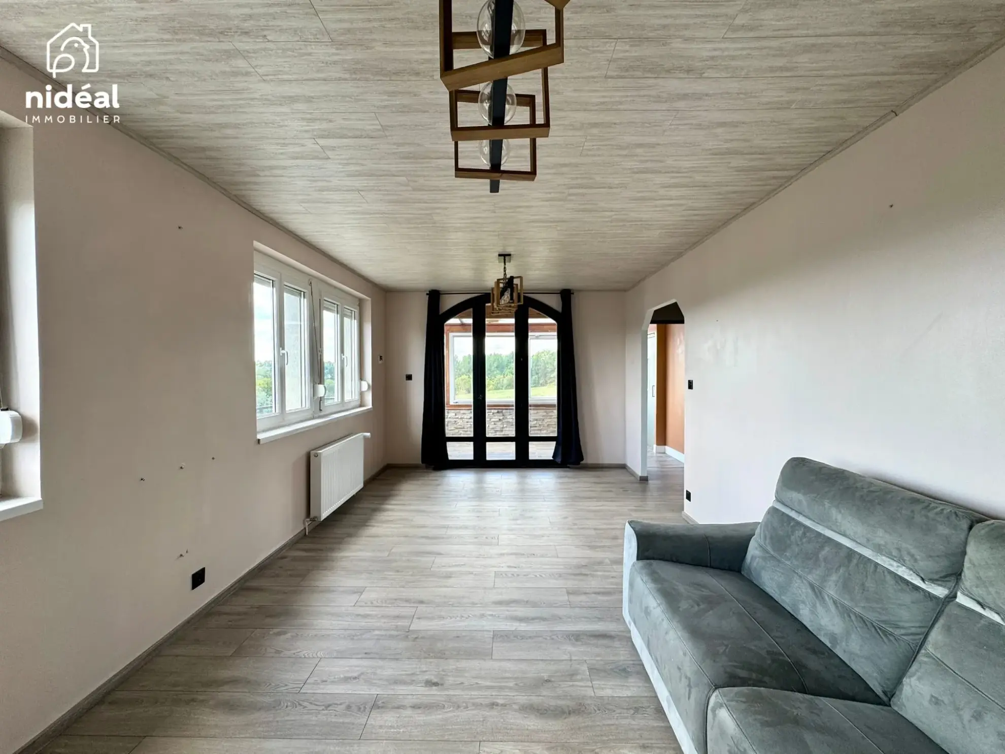Maison rénovée de 75 m² avec jardin à Ferrière-la-Petite en campagne 