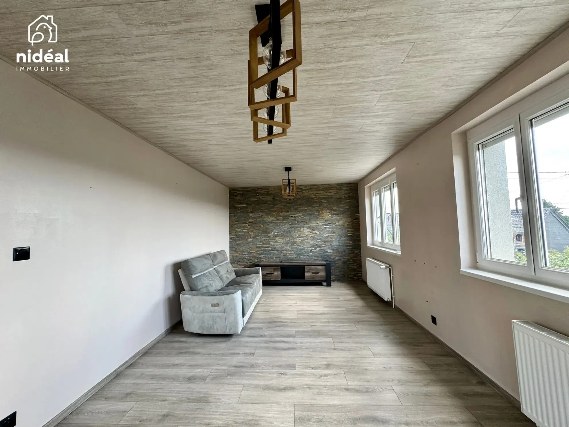 Maison rénovée de 75 m² avec jardin à Ferrière-la-Petite en campagne 