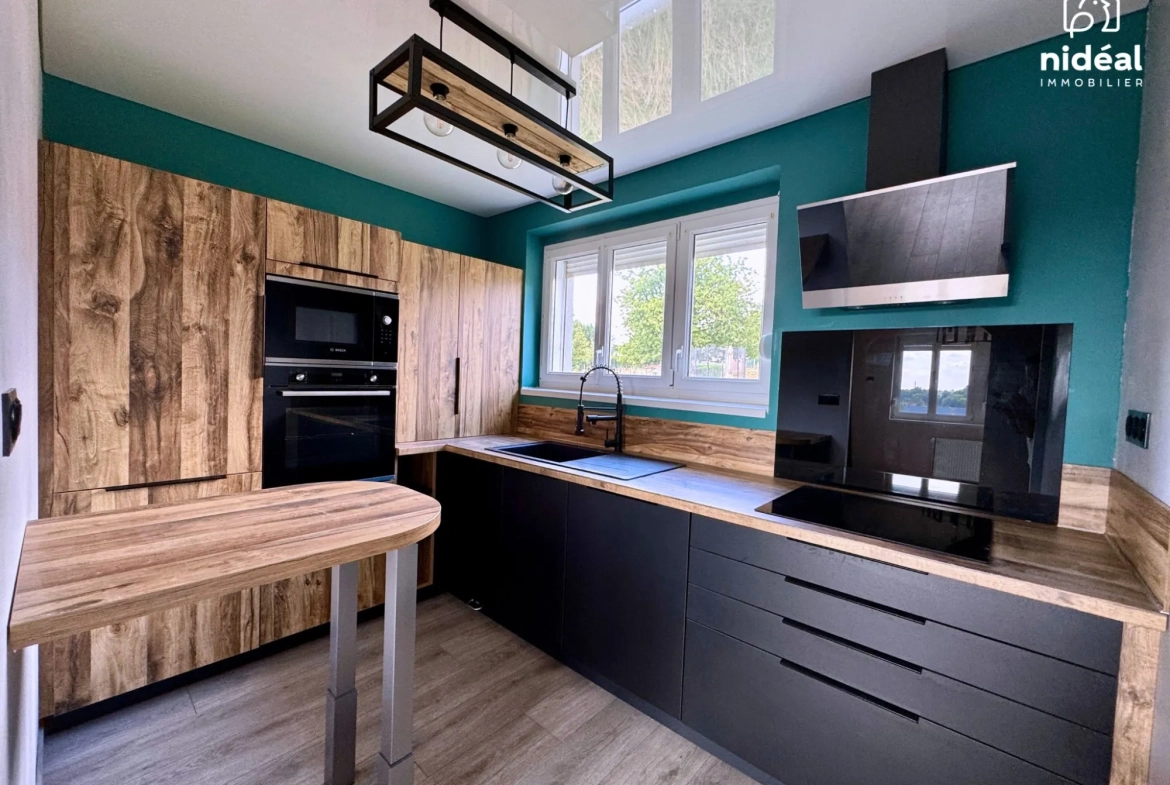 Maison rénovée de 75 m² avec jardin à Ferrière-la-Petite en campagne 
