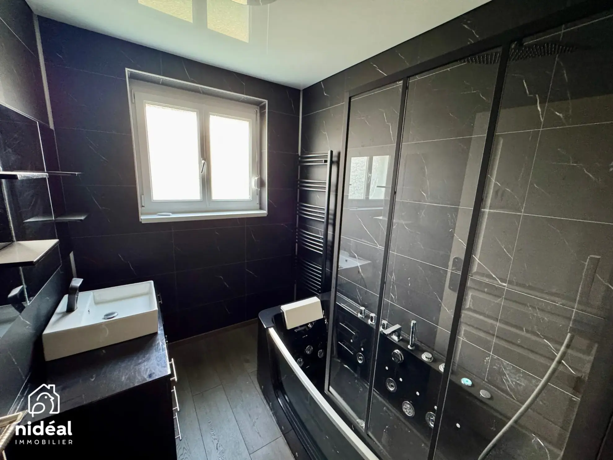 Maison rénovée de 75 m² avec jardin à Ferrière-la-Petite en campagne 