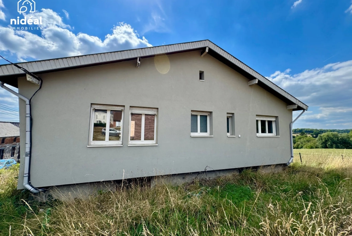 Maison rénovée de 75 m² avec jardin à Ferrière-la-Petite en campagne 
