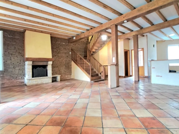 Maison 134 m² avec 3 chambres, jardin et potentiel d'agrandissement à Moissac