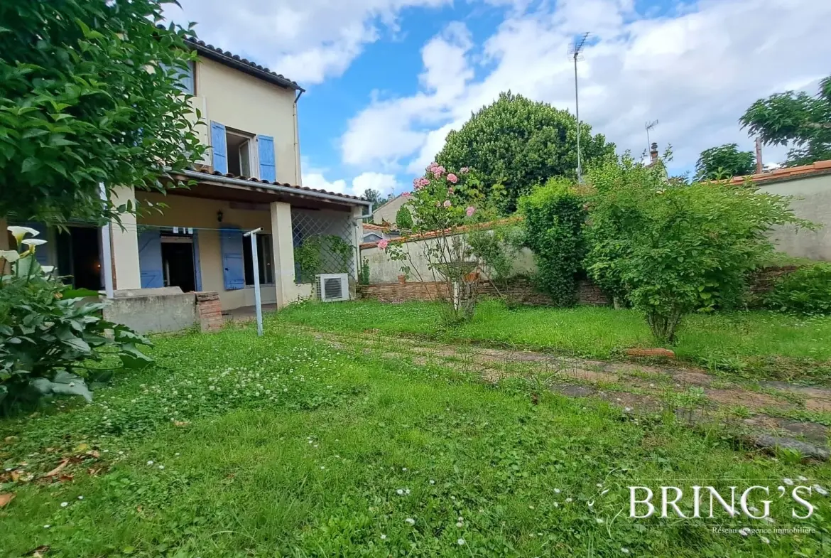 Maison 134 m² avec 3 chambres, jardin et potentiel d'agrandissement à Moissac 