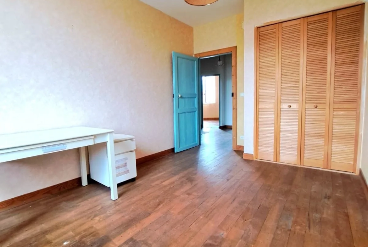 Maison 134 m² avec 3 chambres, jardin et potentiel d'agrandissement à Moissac 