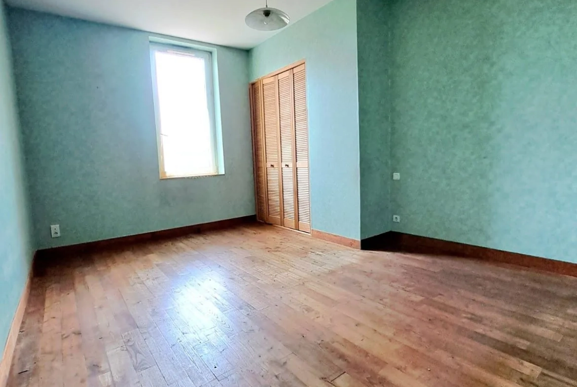 Maison 134 m² avec 3 chambres, jardin et potentiel d'agrandissement à Moissac 