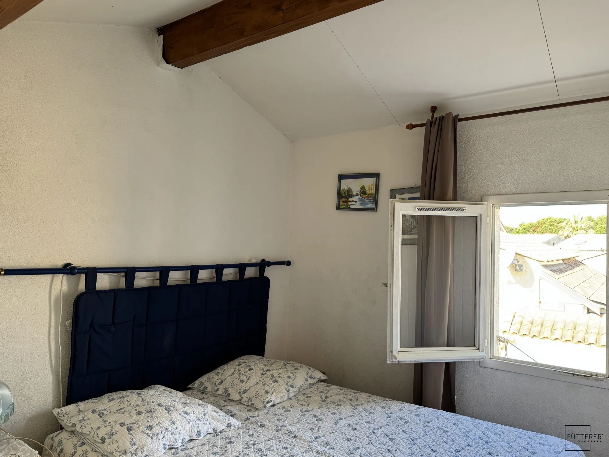 À Vendre à Gruissan - Pavillon 3 Pièces Traversant avec Terrasse Exposée Est 