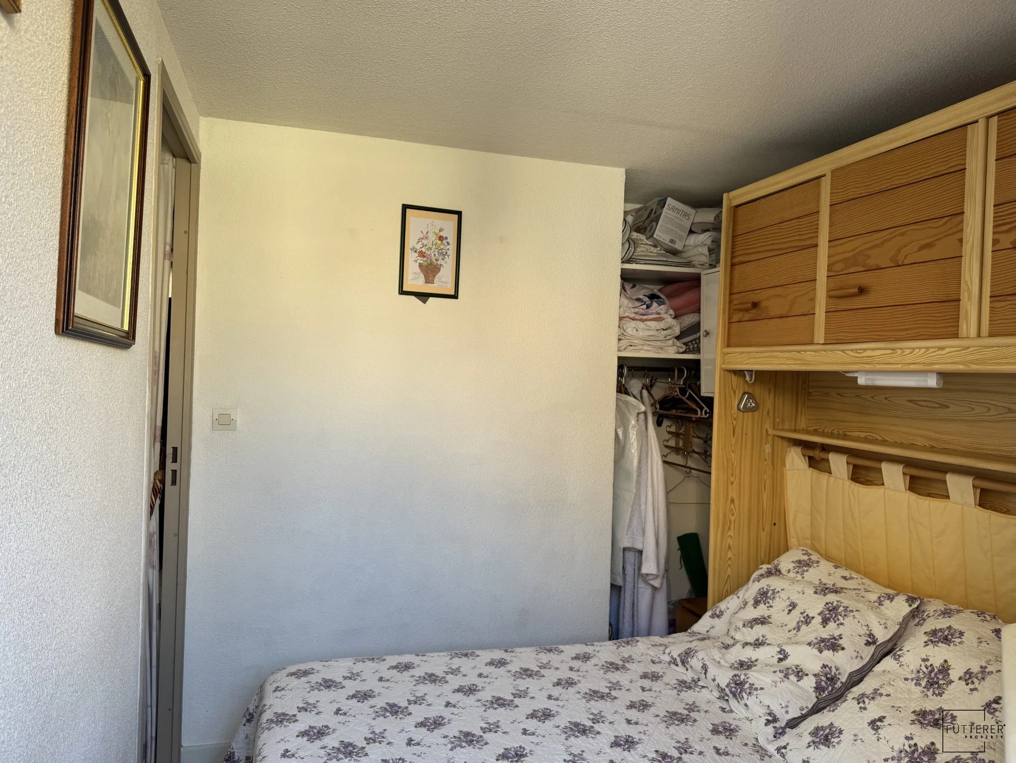 À Vendre à Gruissan - Pavillon 3 Pièces Traversant avec Terrasse Exposée Est 
