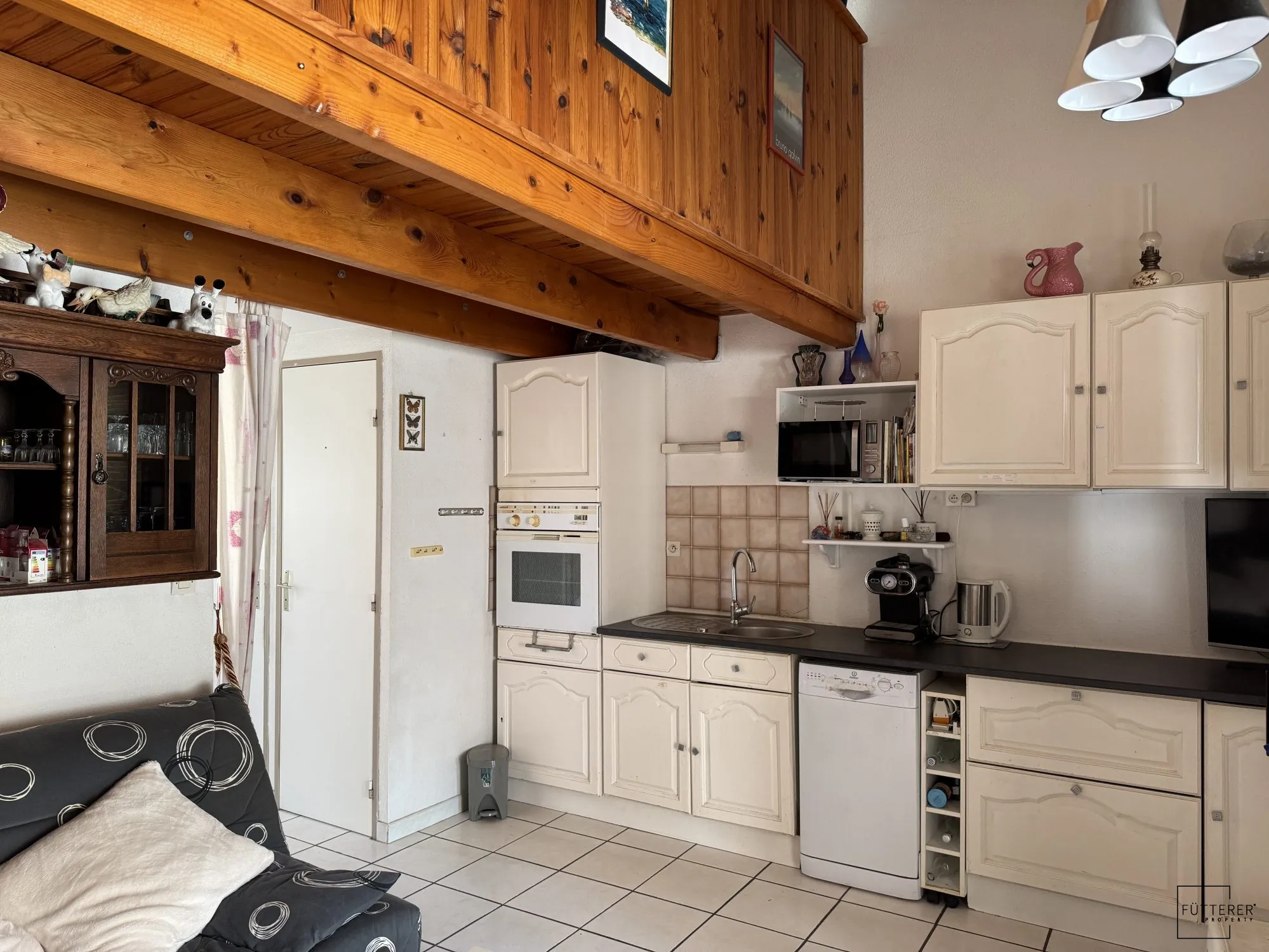 À Vendre à Gruissan - Pavillon 3 Pièces Traversant avec Terrasse Exposée Est 
