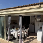 À Vendre à Gruissan - Pavillon 3 Pièces Traversant avec Terrasse Exposée Est