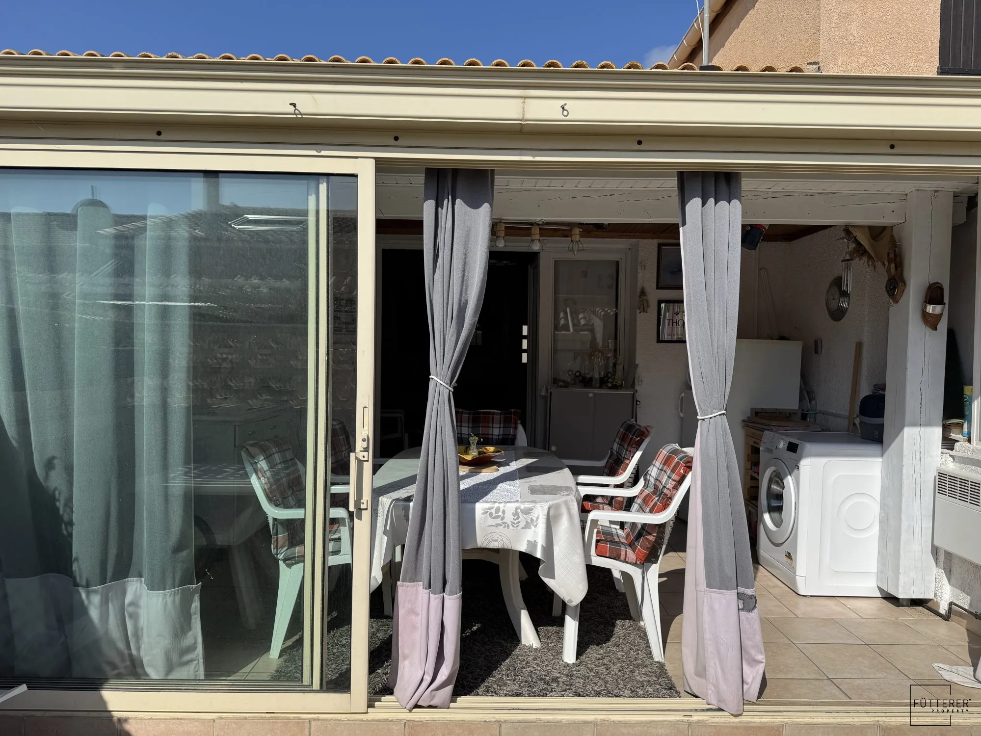 À Vendre à Gruissan - Pavillon 3 Pièces Traversant avec Terrasse Exposée Est 