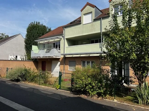Appartement en duplex à vendre à Cesson avec 2 chambres et balcon